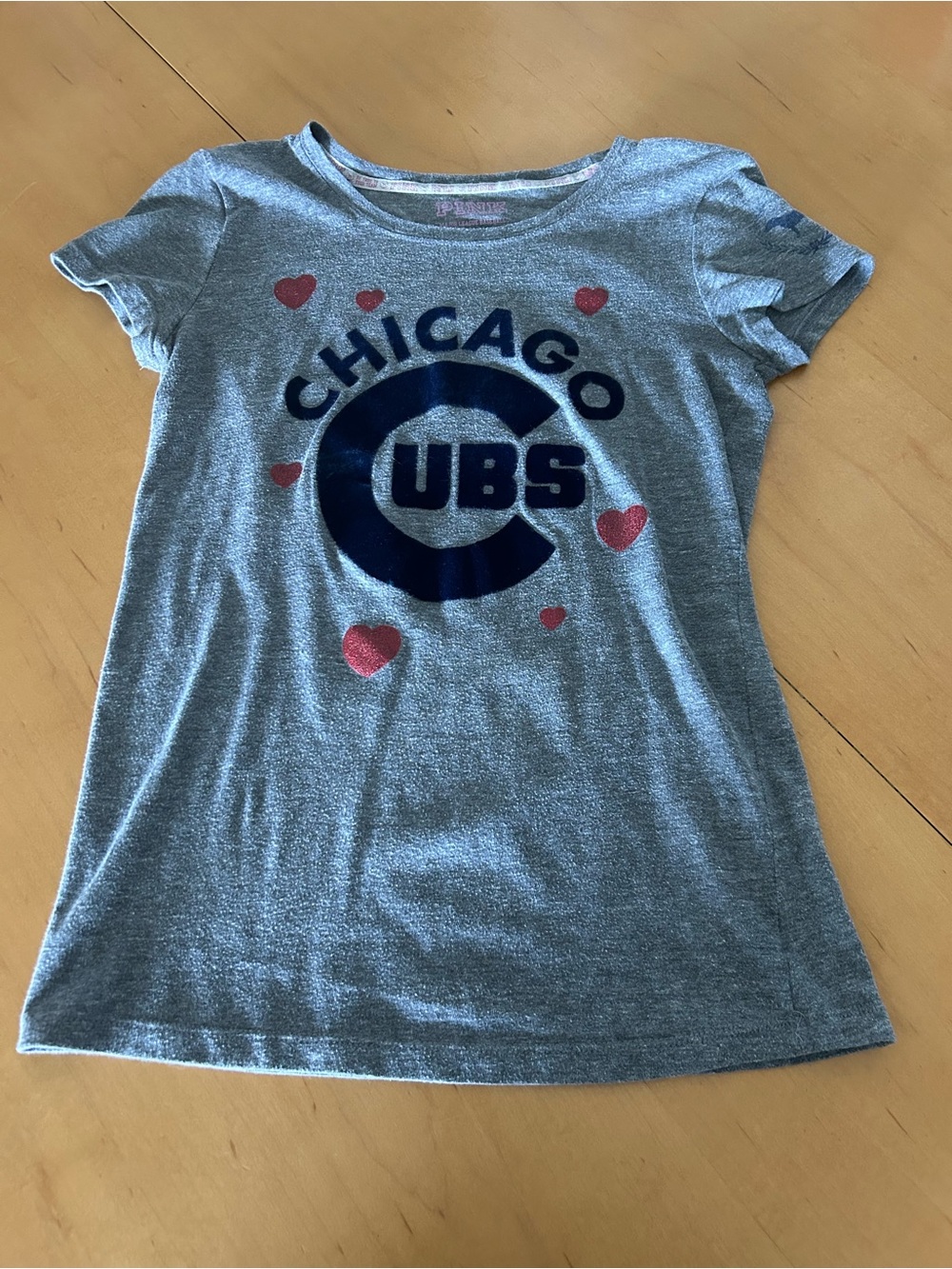 PINK Victoria's Secret Heather Gray Chicago Cubs Logo Tee with Pink Hearts
